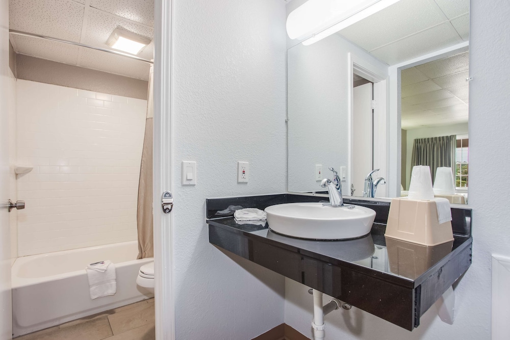 Motel6 Walterboro, SC 35/37