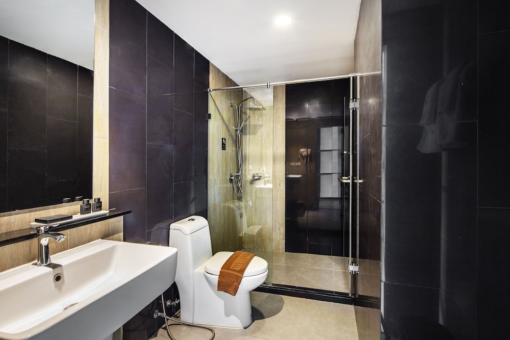 Narra Hotel 40/40