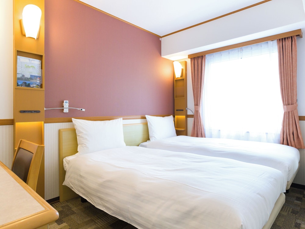 ECONOMY, TWIN BEDS, SMOKING