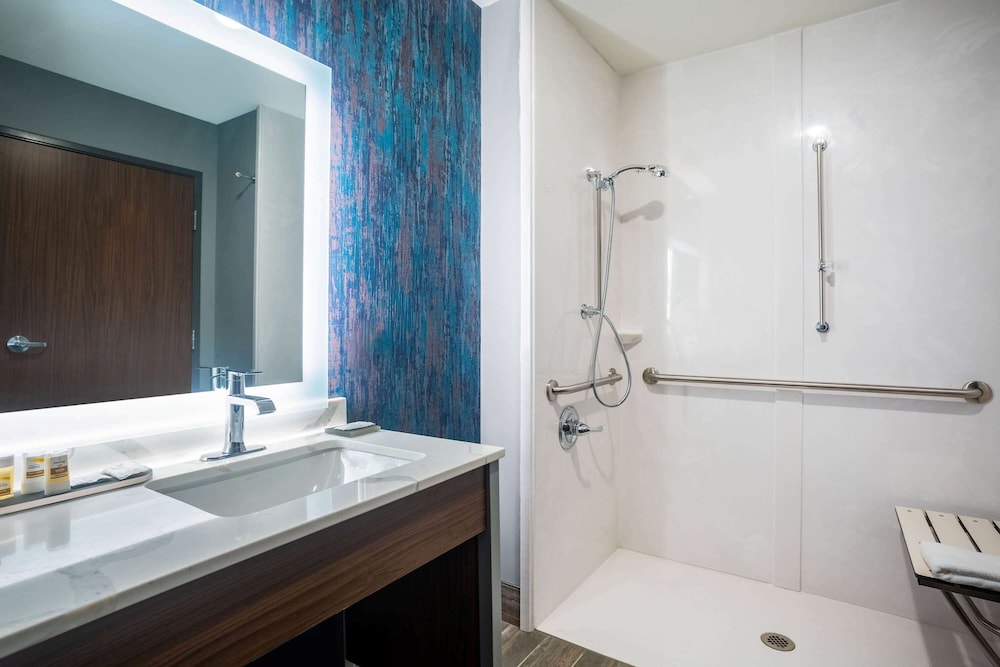 La Quinta Inn Suites By Wyndham Oxford 7/47