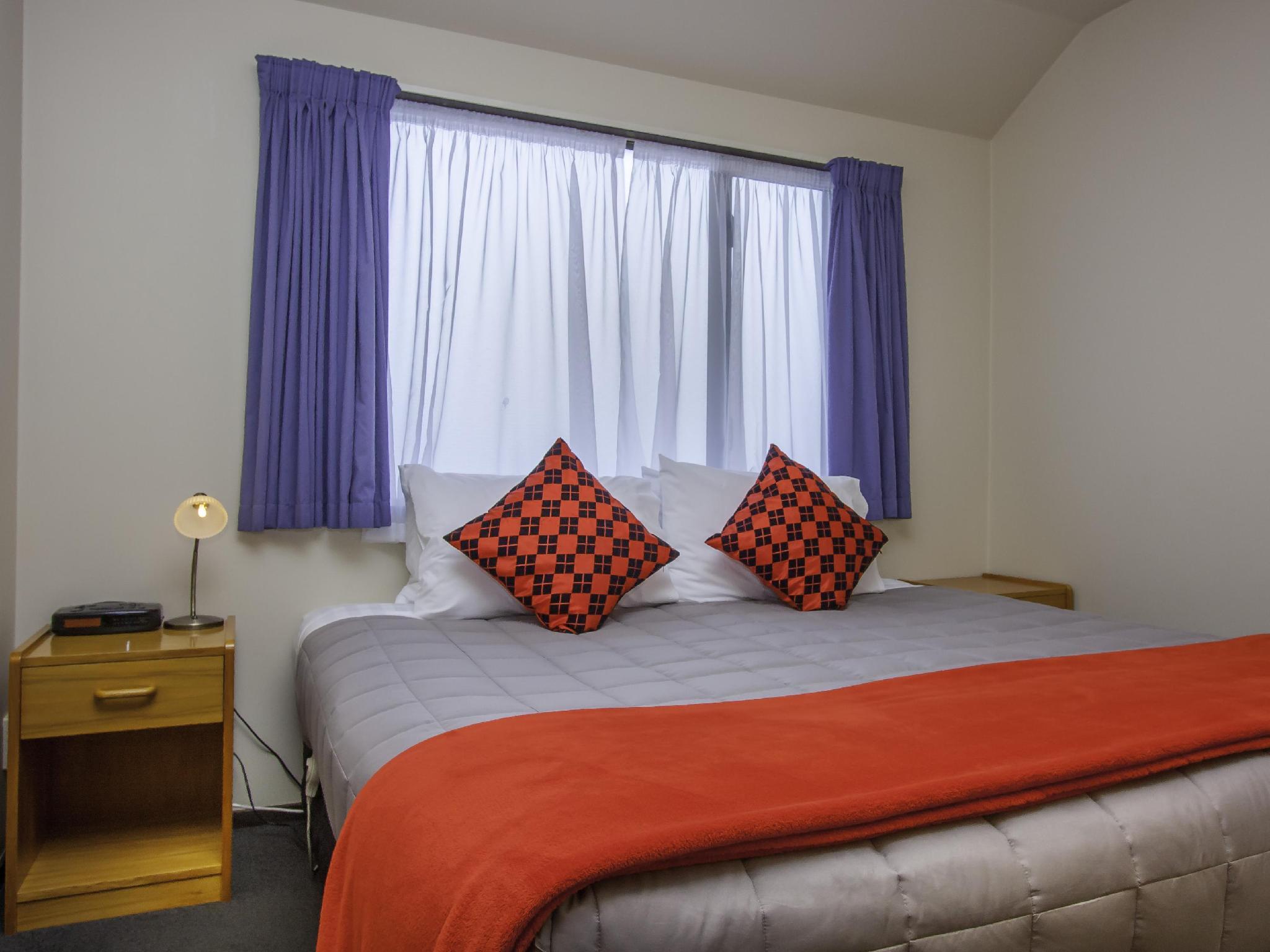 2 Bedrooms, Apartment
