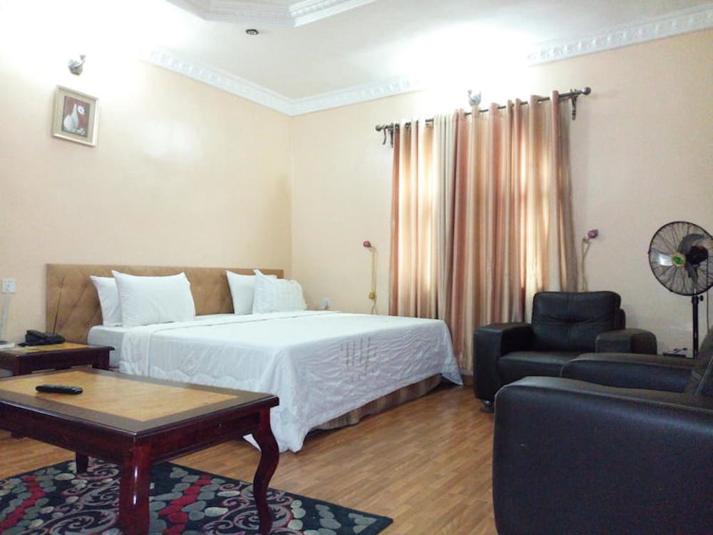 PRESIDENTIAL, SUITE, QUEEN BED