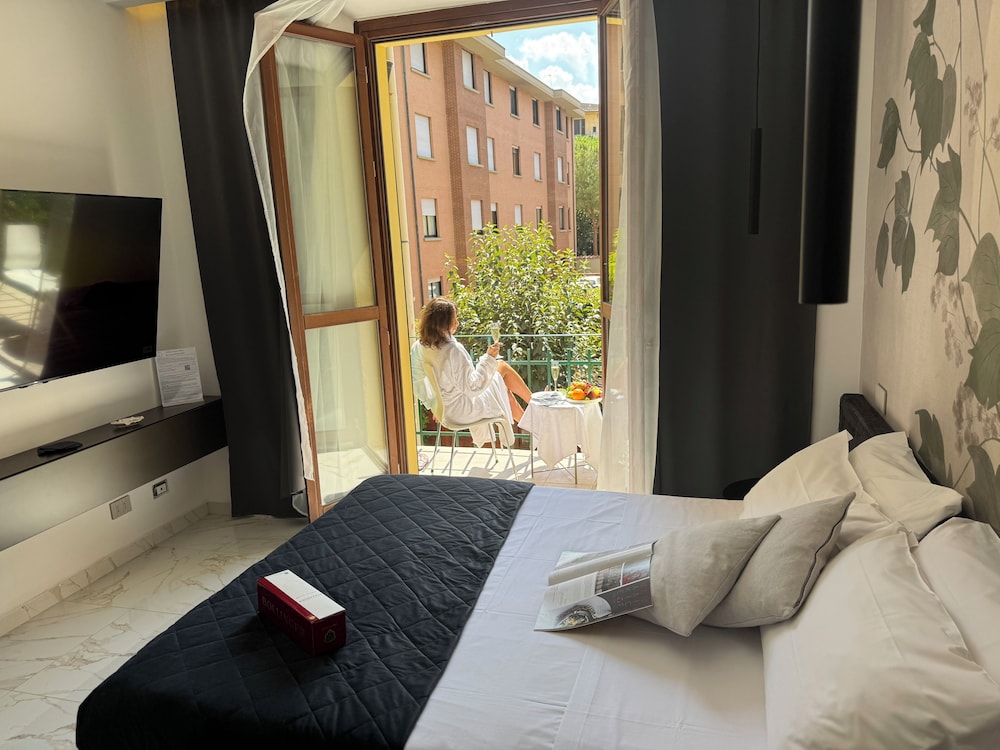 LUXURY, SUITE, KING BED, GARDEN VIEW, HOT TUB