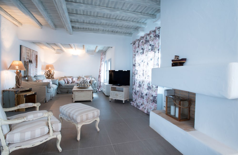 Aelia Paros Villas 18/50