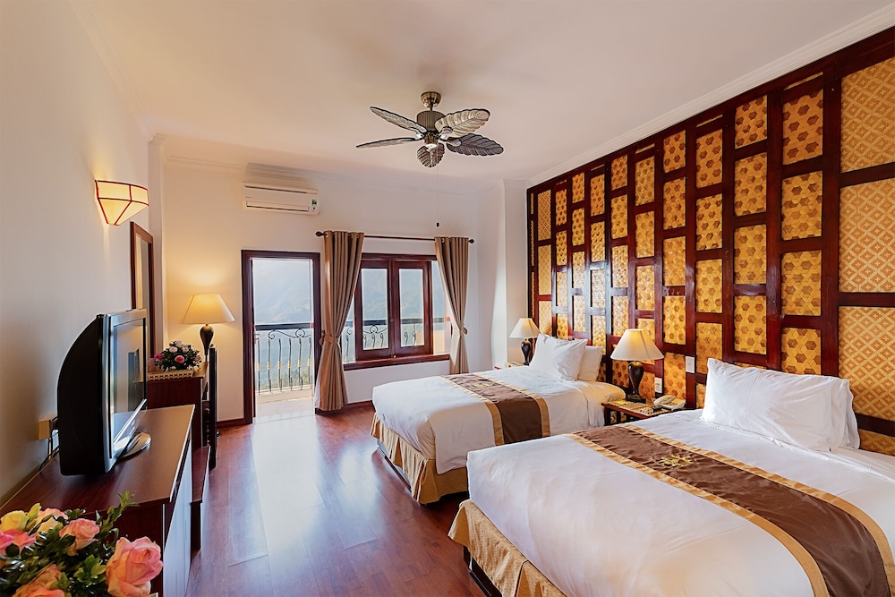 DELUXE, DOUBLE BED