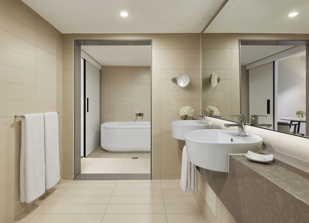 HYATT REGENCY SYDNEY 50/50