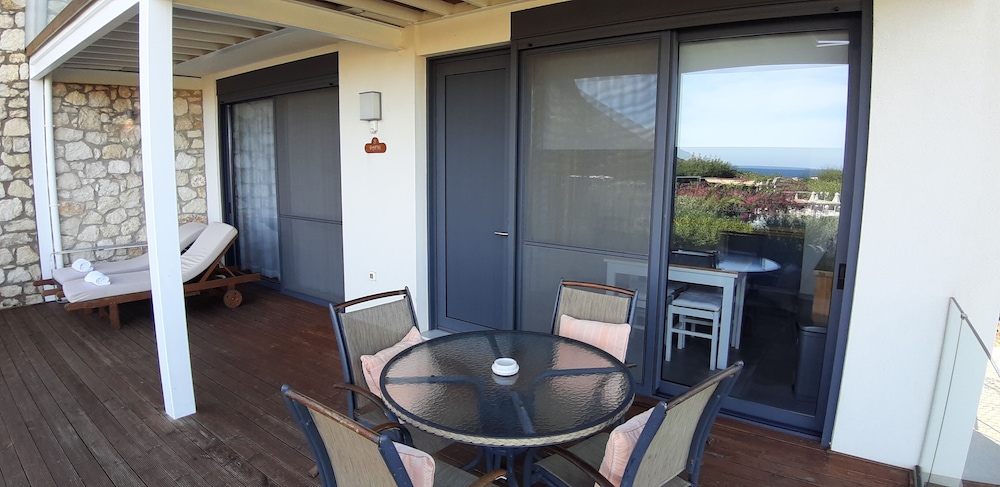 Artemis Village Apartments &amp; Studios 18/50