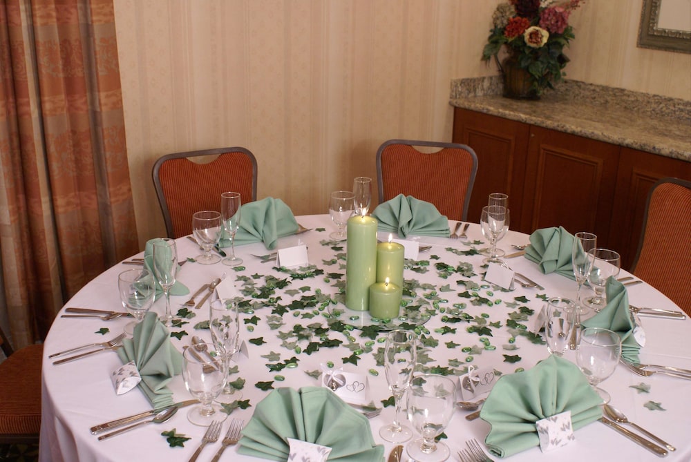 HILTON GARDEN INN COLORADO SPRINGS AIRPORT photo3