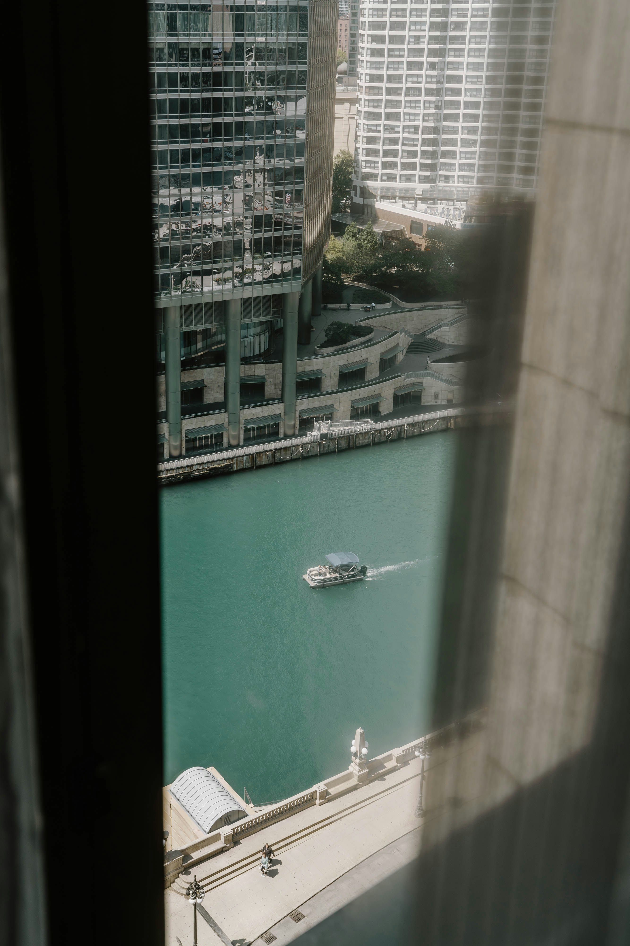 Club Quarters, Wacker at Michigan 46/74