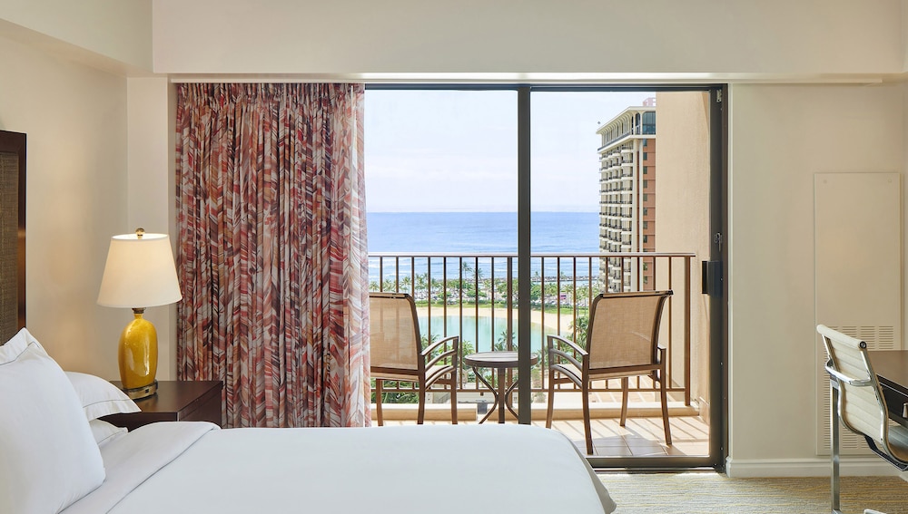 Hilton Grand Vacations Club at Hilton Hawaiian Village 47/50
