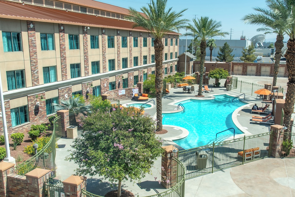 Cannery Hotel and Casino 57/59