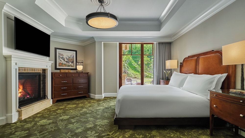 Suite, 2 King Beds, 2 Queen Beds, Peak View, Sofa