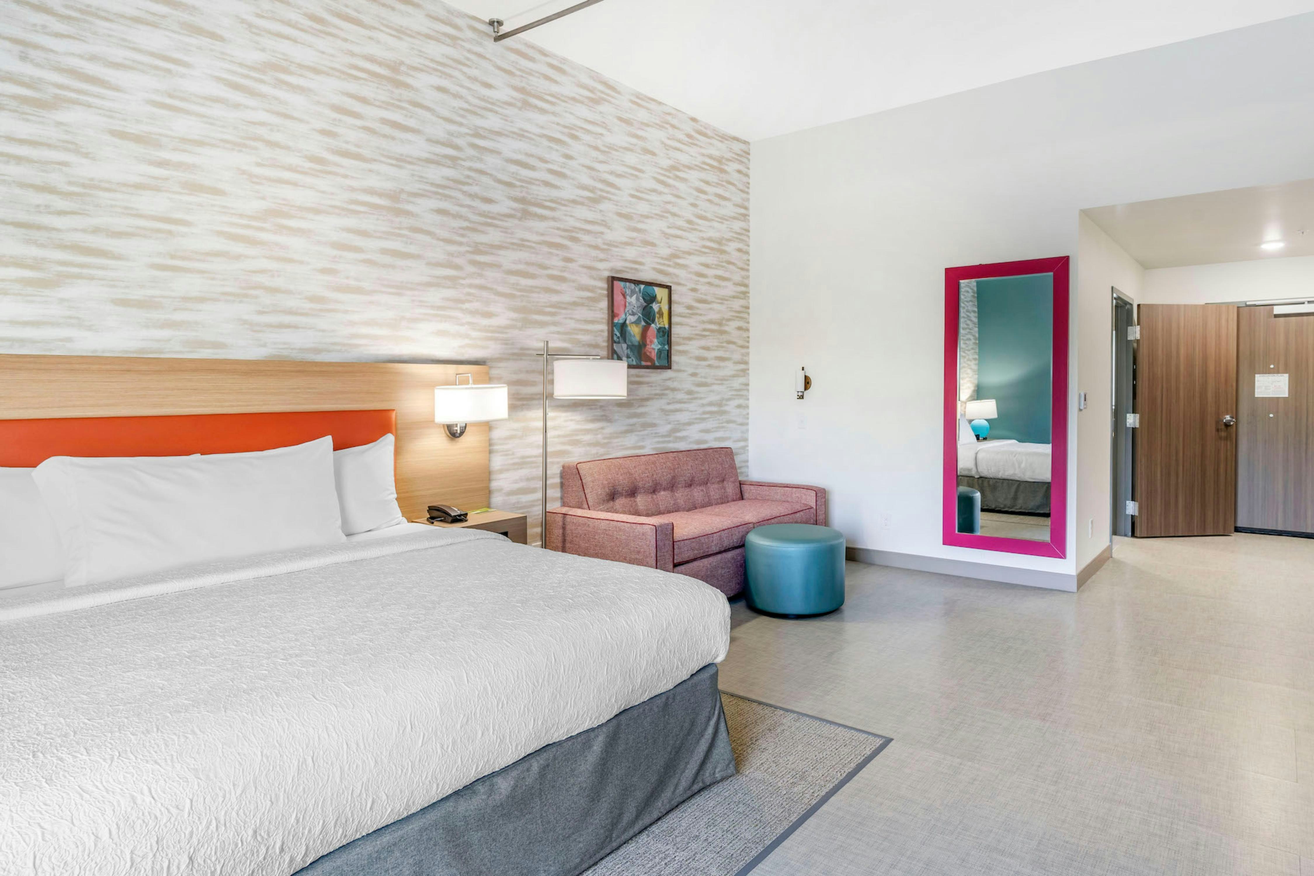 STUDIO, KING BED, ACCESSIBLE