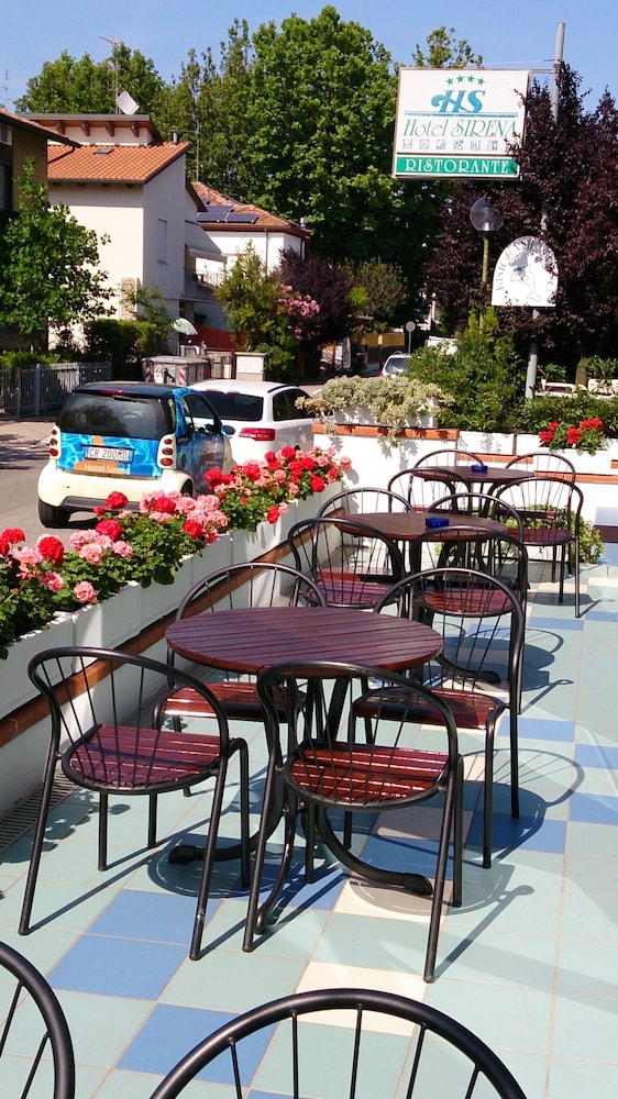 Hotel Sirena 32/40