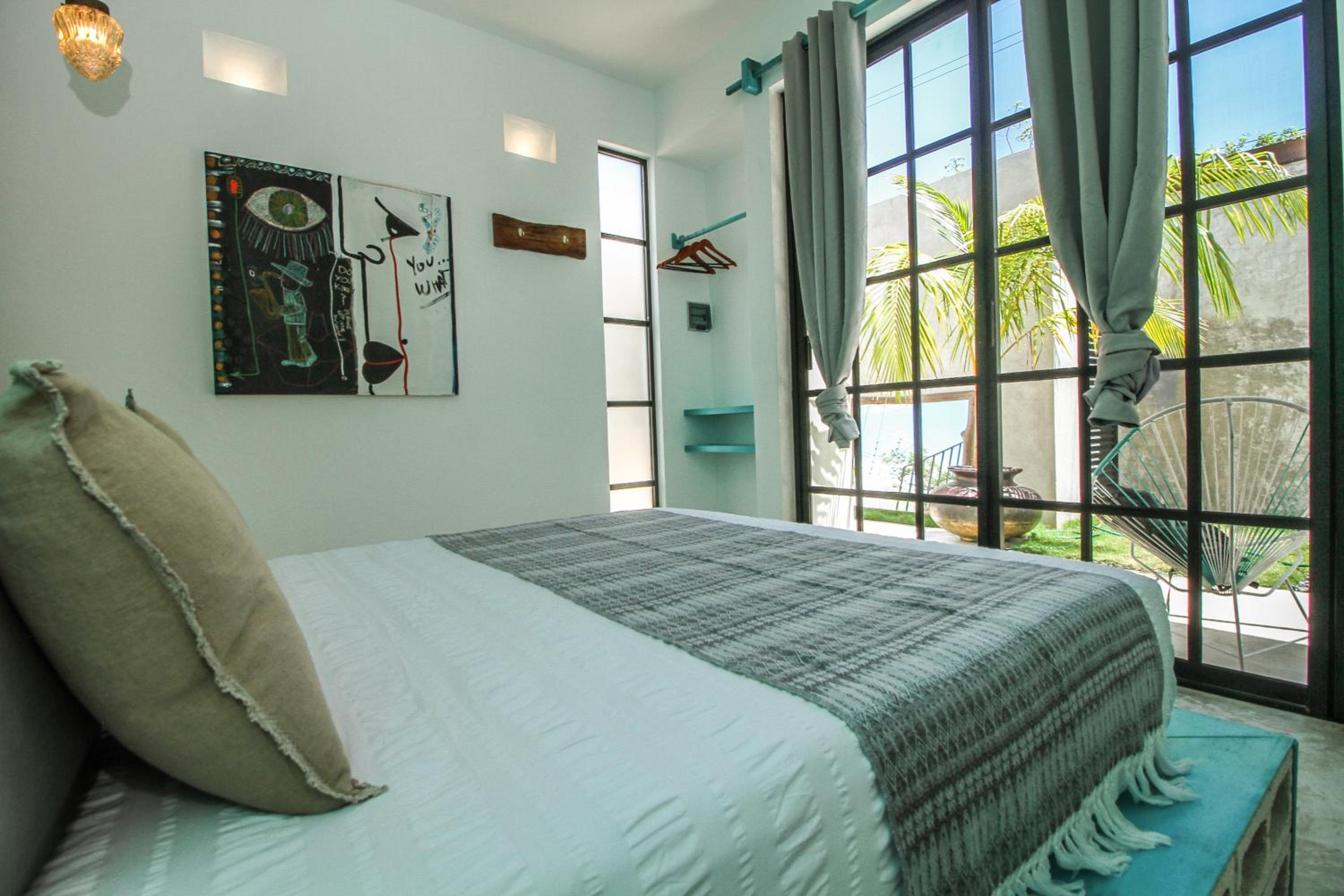Suite, Queen Bed