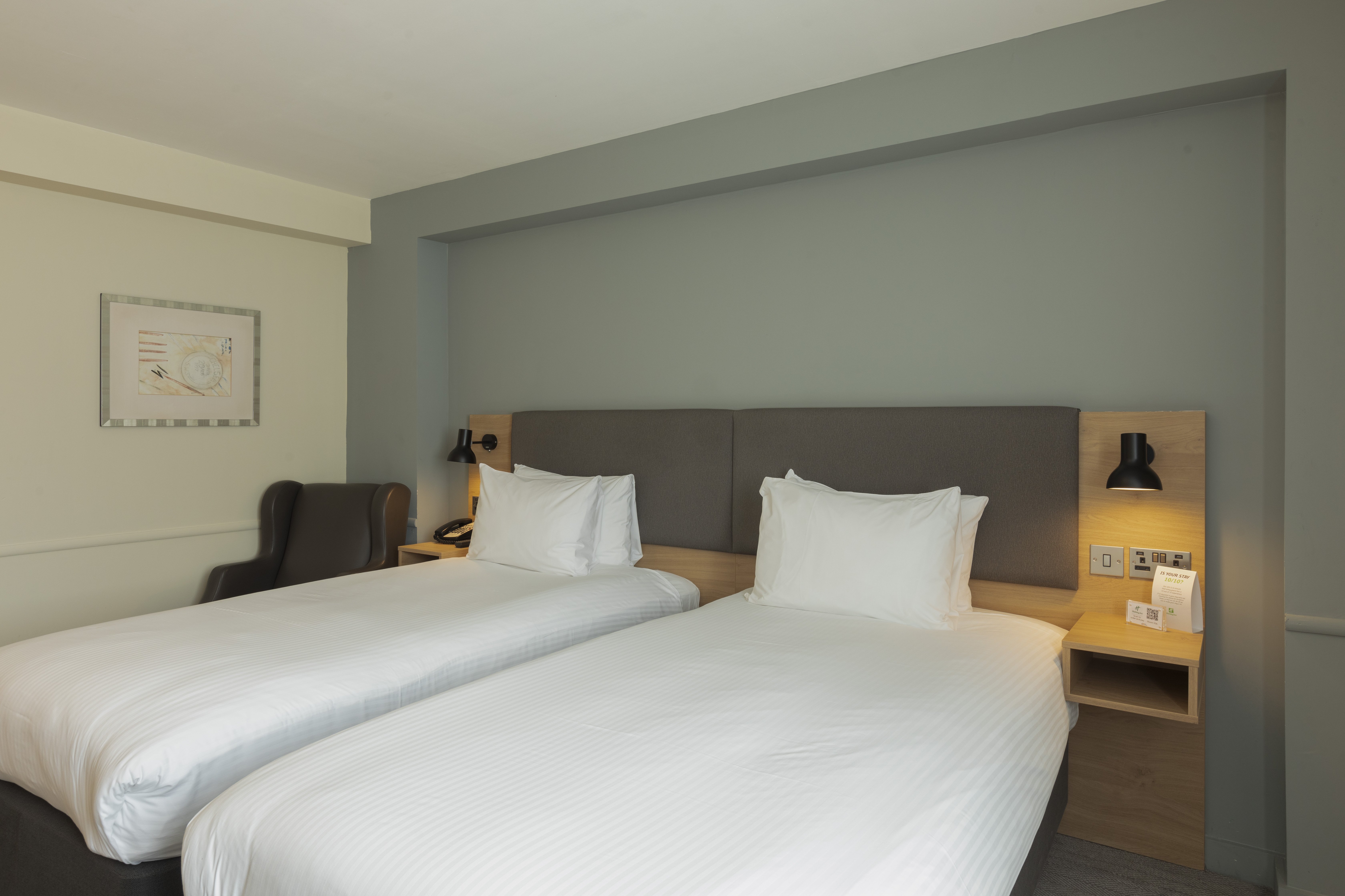 HOLIDAY INN BRENTWOOD M25, JCT 28 23/74
