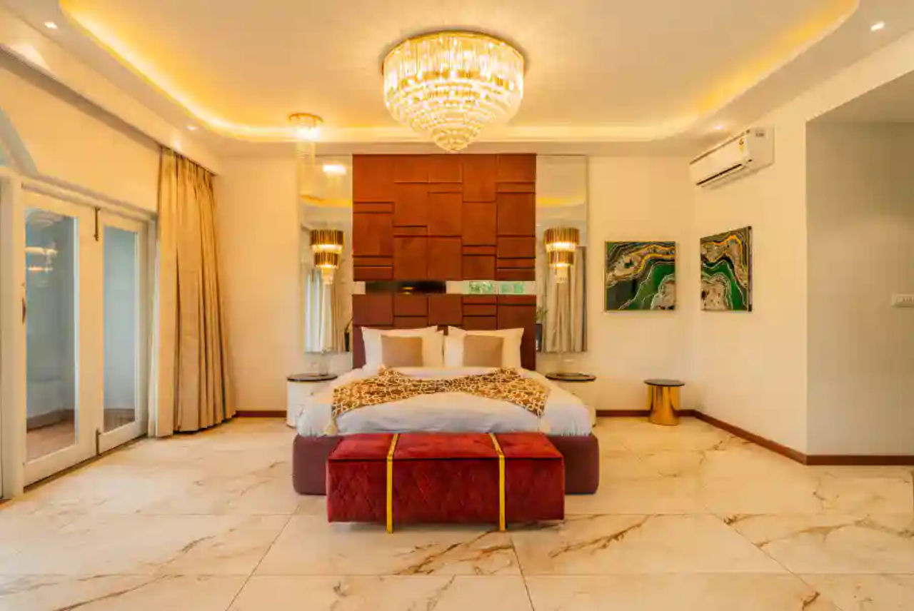 Room at ELIVAAS Casa Ritzy 5-BHK Villa With Private Pool & Lift Near Popular Beaches, CANDOLIM
