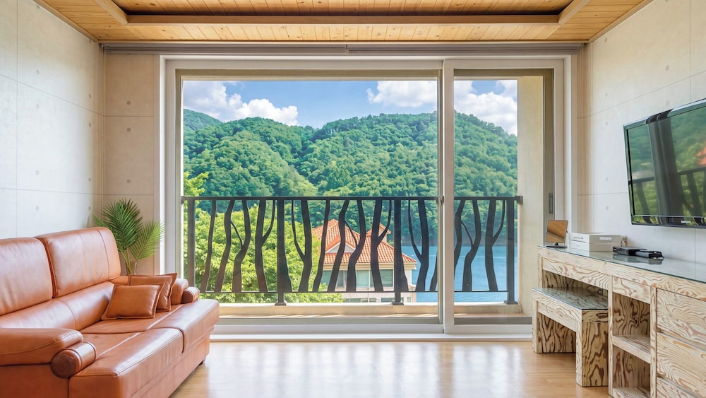 Gapyeong Apple Lodge Pension 40/50