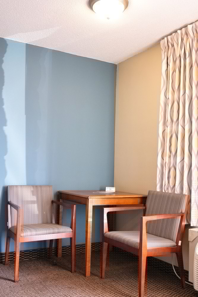Regency Inn 57/72