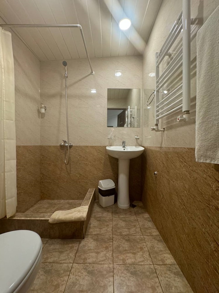 Menua Hotel 48/49