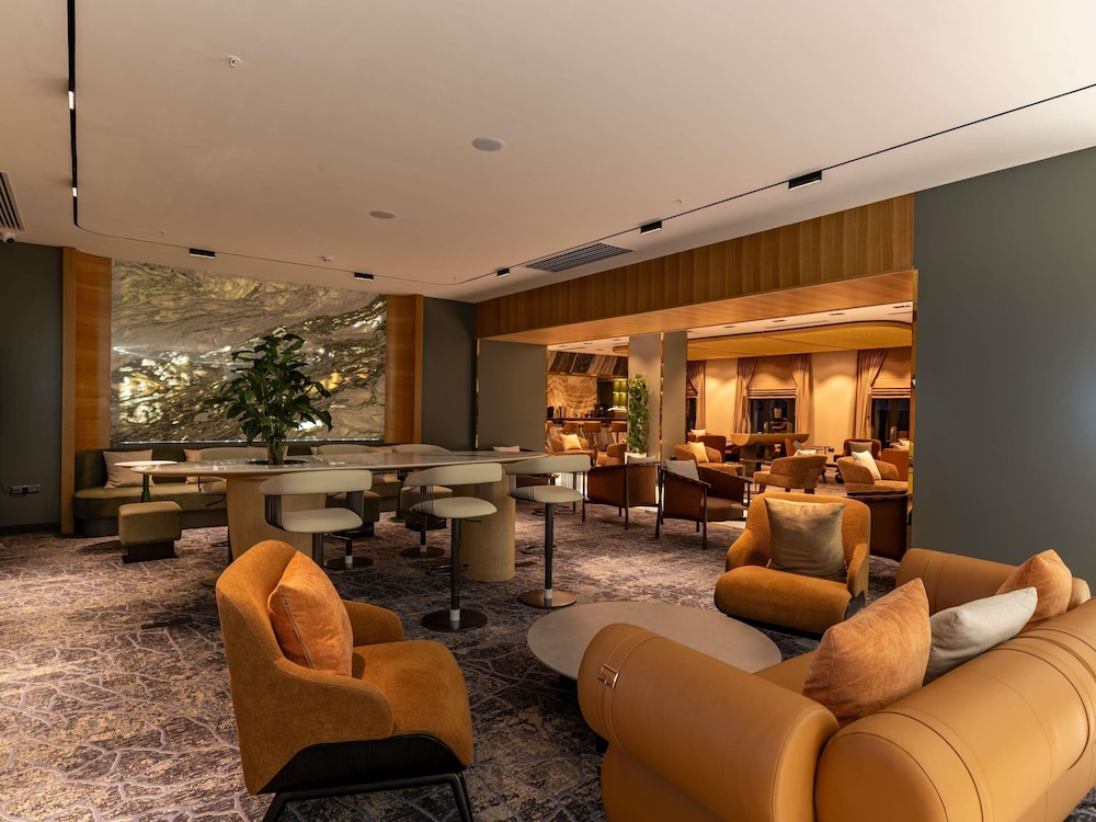 Mercure Tashkent North 71/90