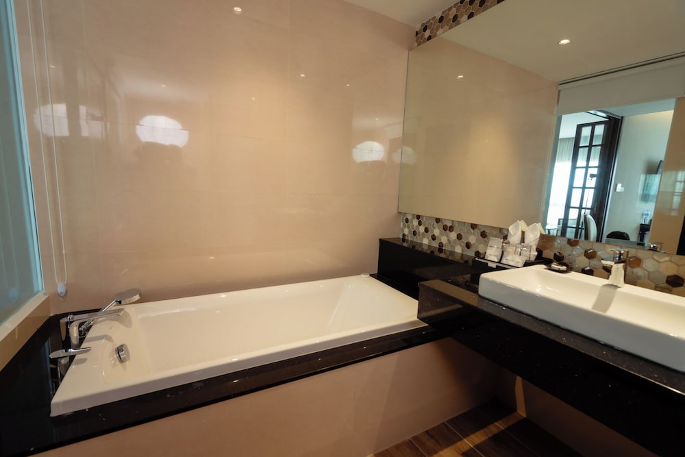 Mintra Hotel 48/48