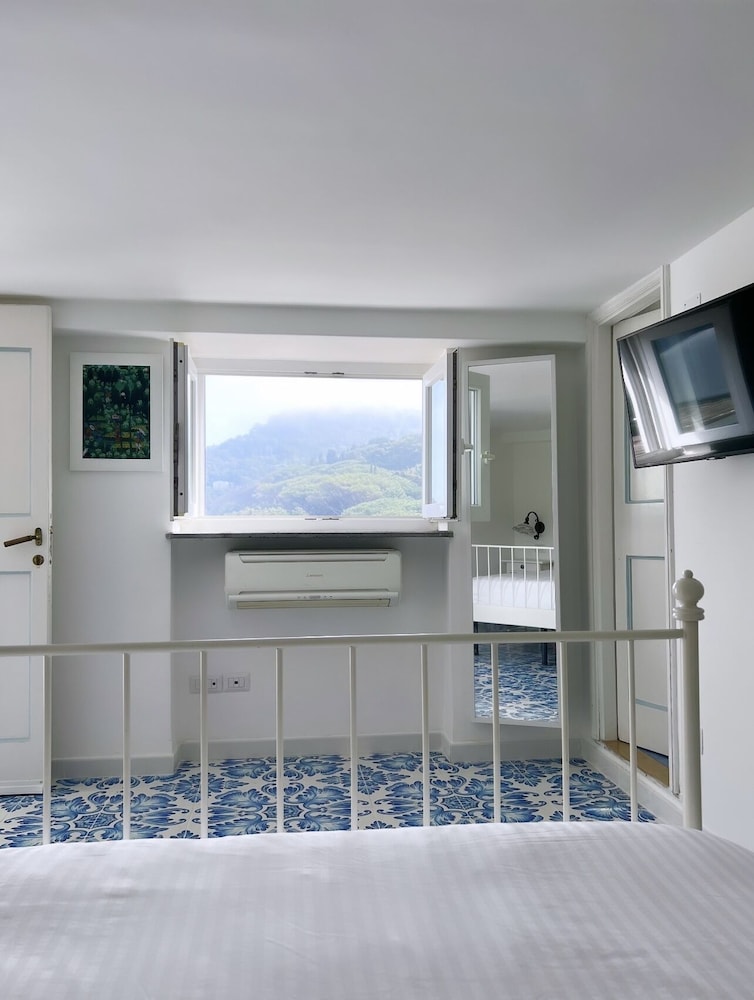 Suite Villa Carolina 12/50