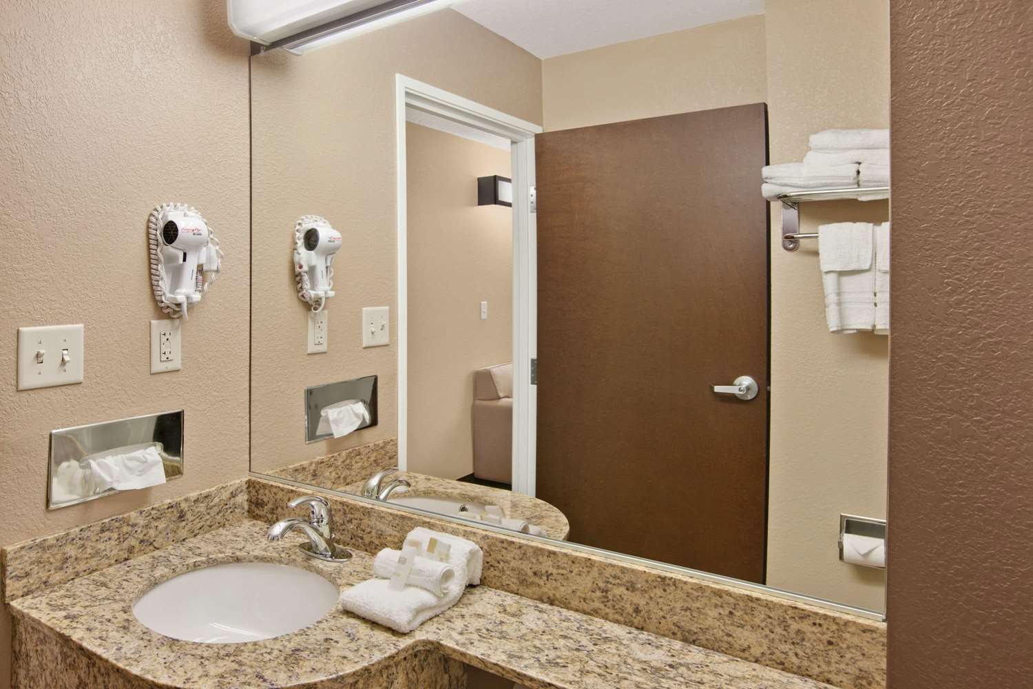 Microtel Inn & Suites by Wyndham Sayre 30/31