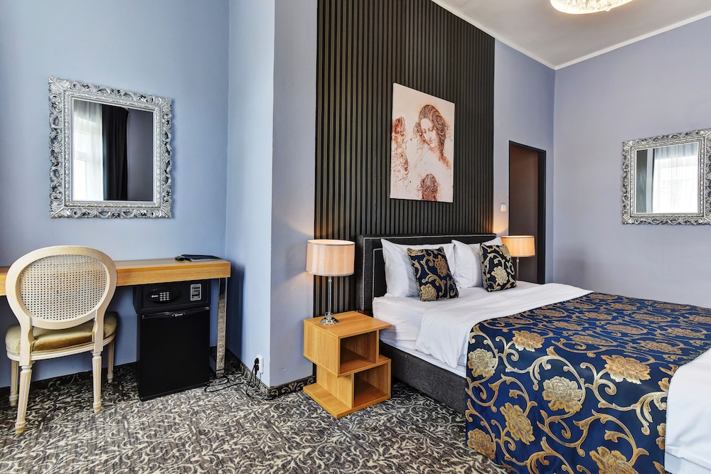 Hotel Davinci 16/48