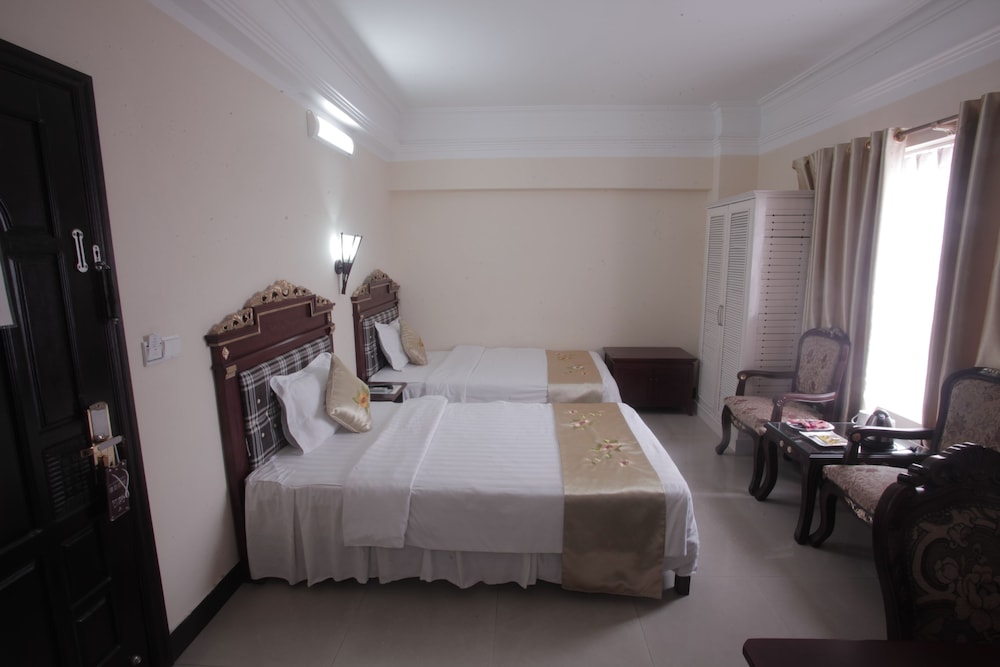 Classic Hoang Long Hotel 16/65