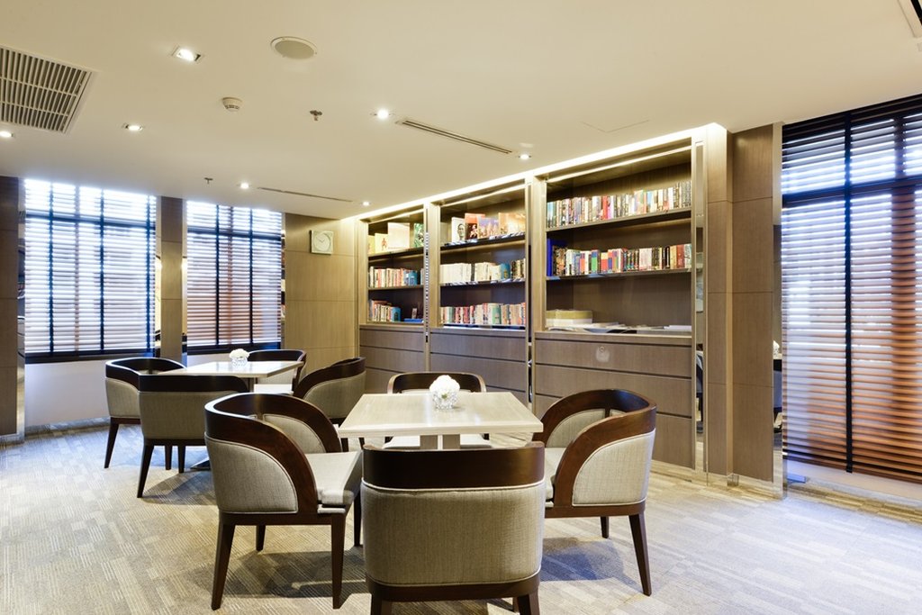 Centre Point Hotel Chidlom 54/68