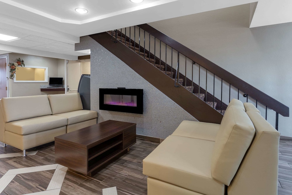 Super 8 By Wyndham South Holland 21/31