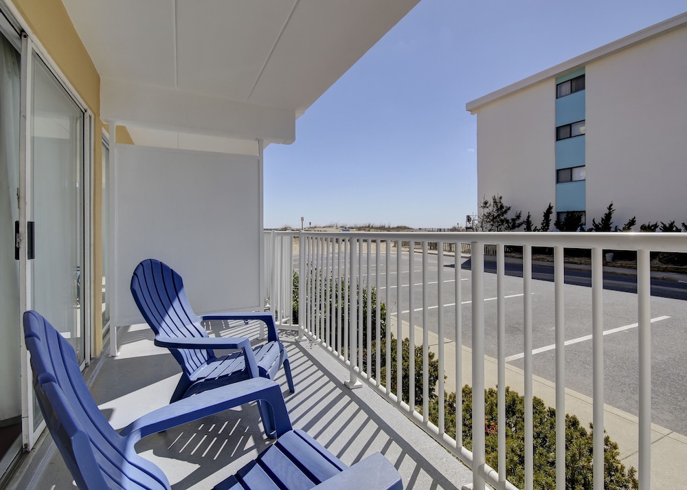 Atlantic OceanFront Inn 38/58