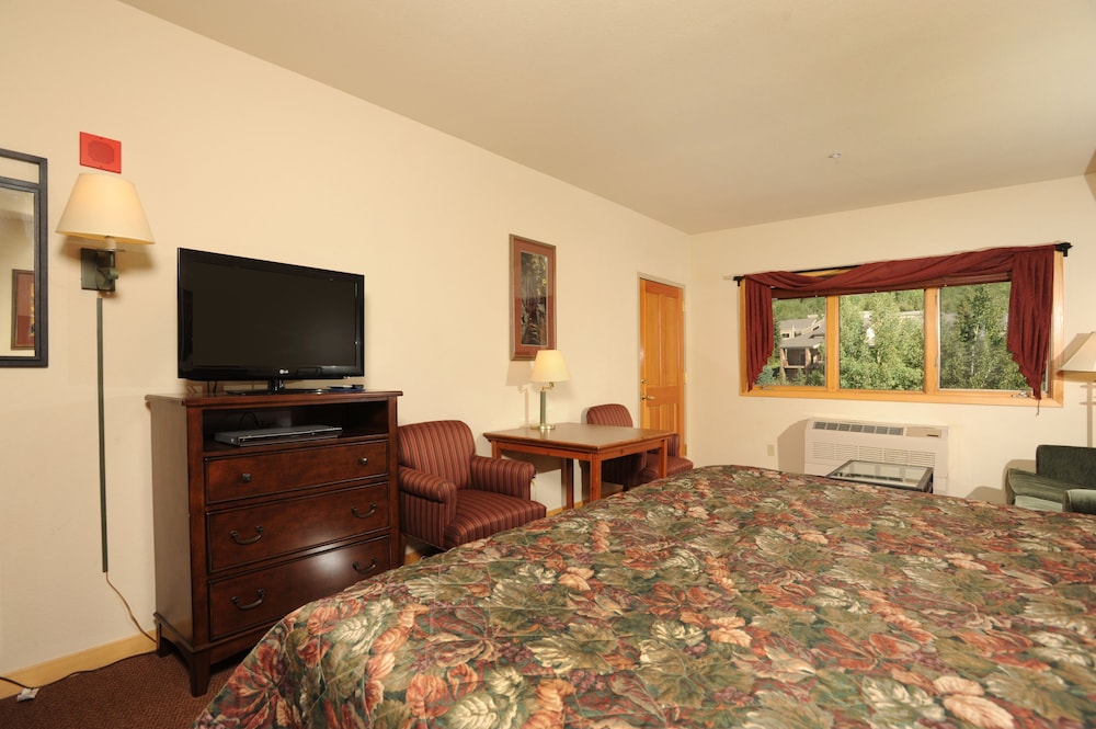 Gateway Mountain Lodge 17/75