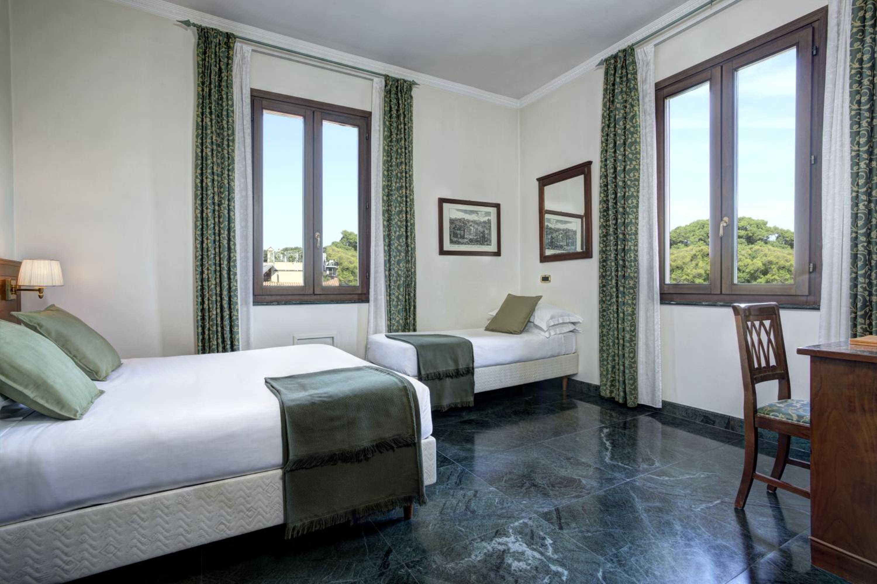 Room, Triple, Grand Hotel Del Gianicolo 3/8