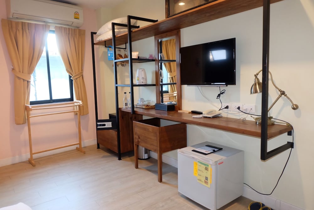 Siri Poshtel Bangkok 50/50