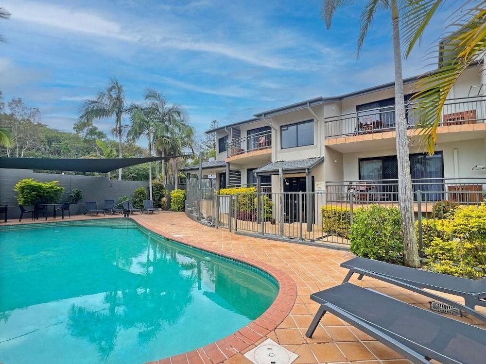 BEACHES HOLIDAY RESORT 31/35