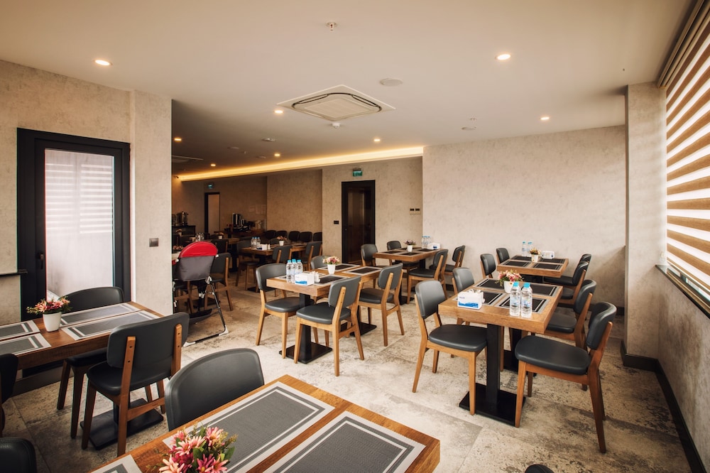 Life Point Hotel 58/67