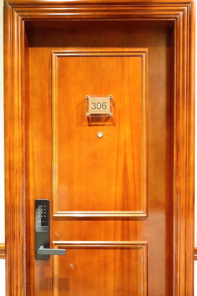 Dreamtel London Kensington 34/50