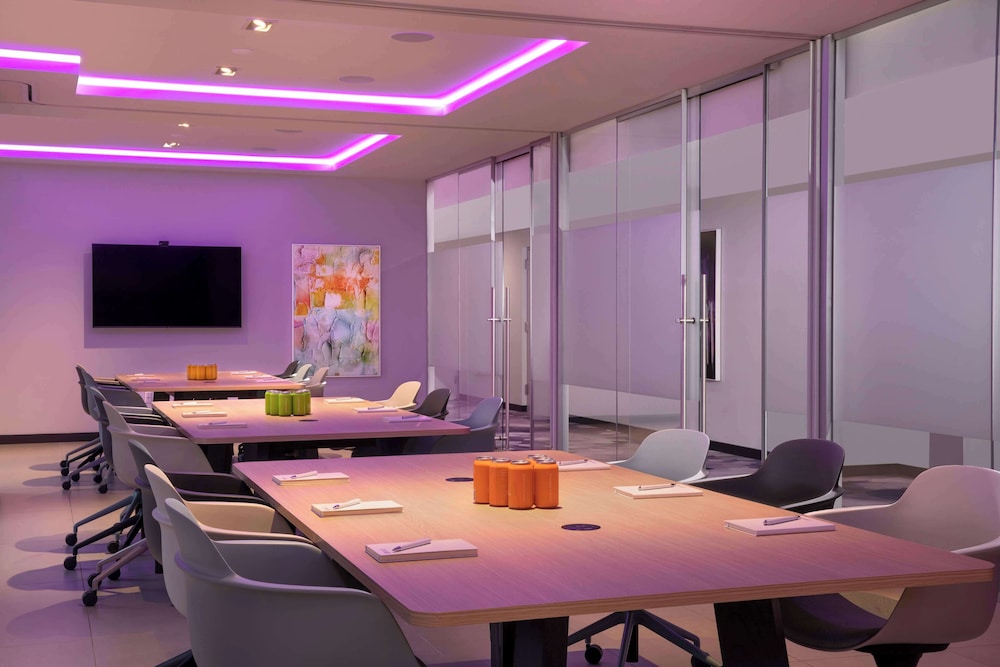 YOTEL Miami, Select by Hilton 38/48