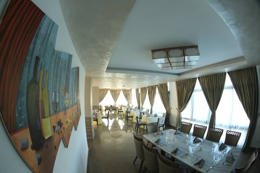 Elgel Hotel And Spa 54/58