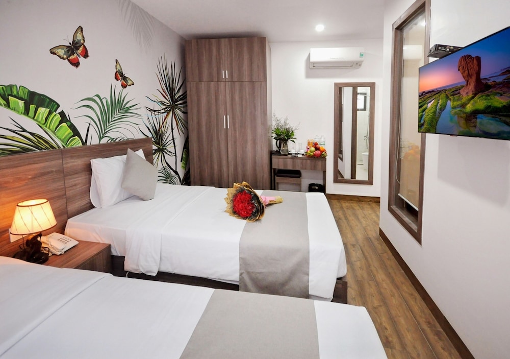 Mega Light Hotel 17/43