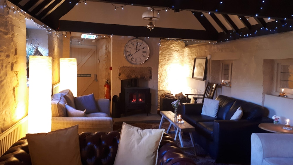 The Helyar Arms 13/18
