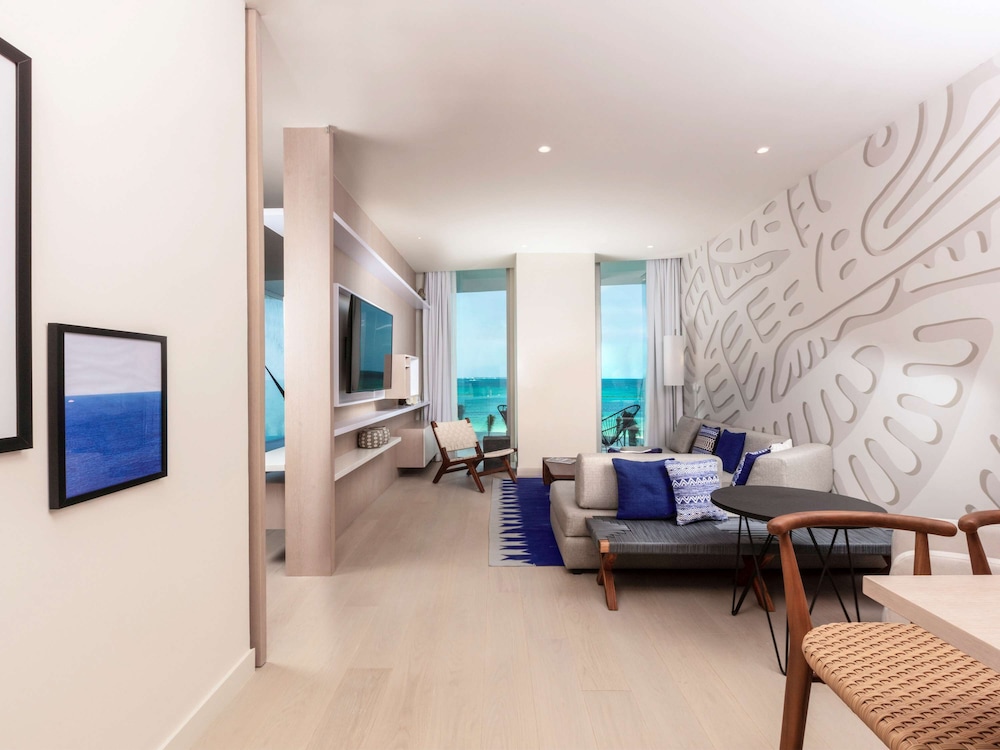 SLS Cancun 45/72