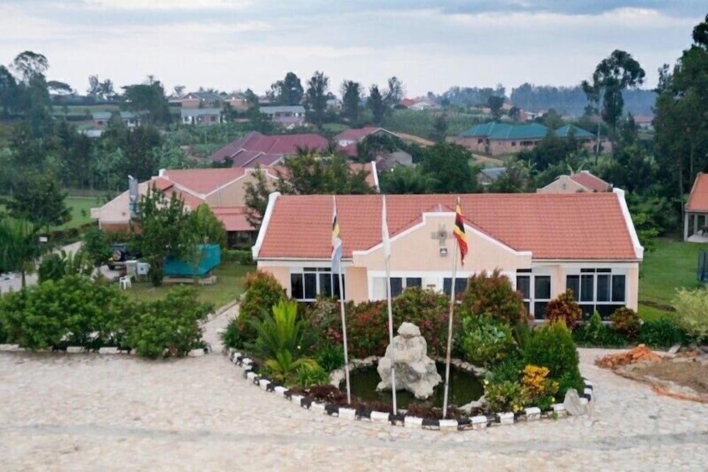 Wagga Resort Hotel 16/40