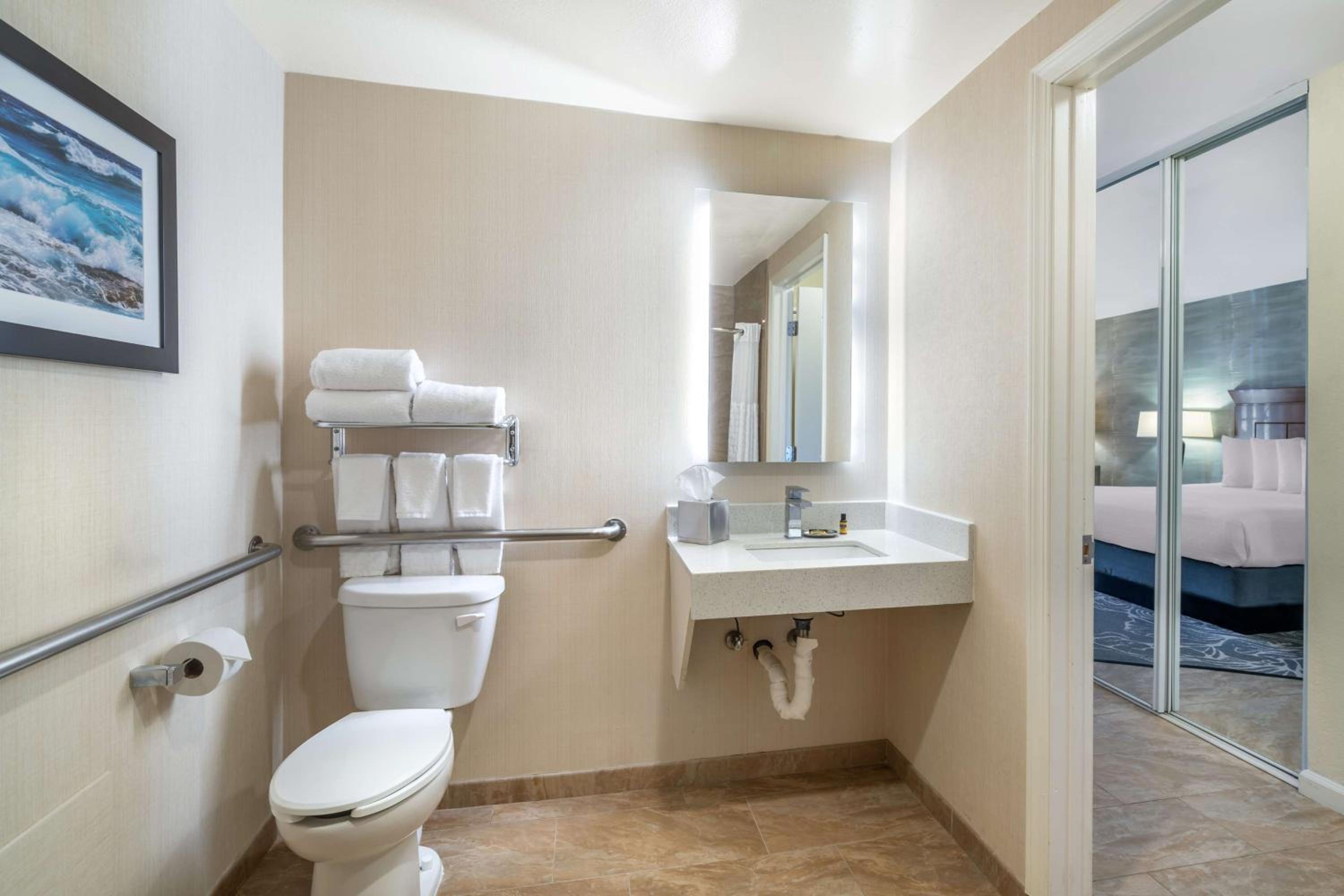 Best Western Plus Carpinteria Inn in CARPINTERIA - CA