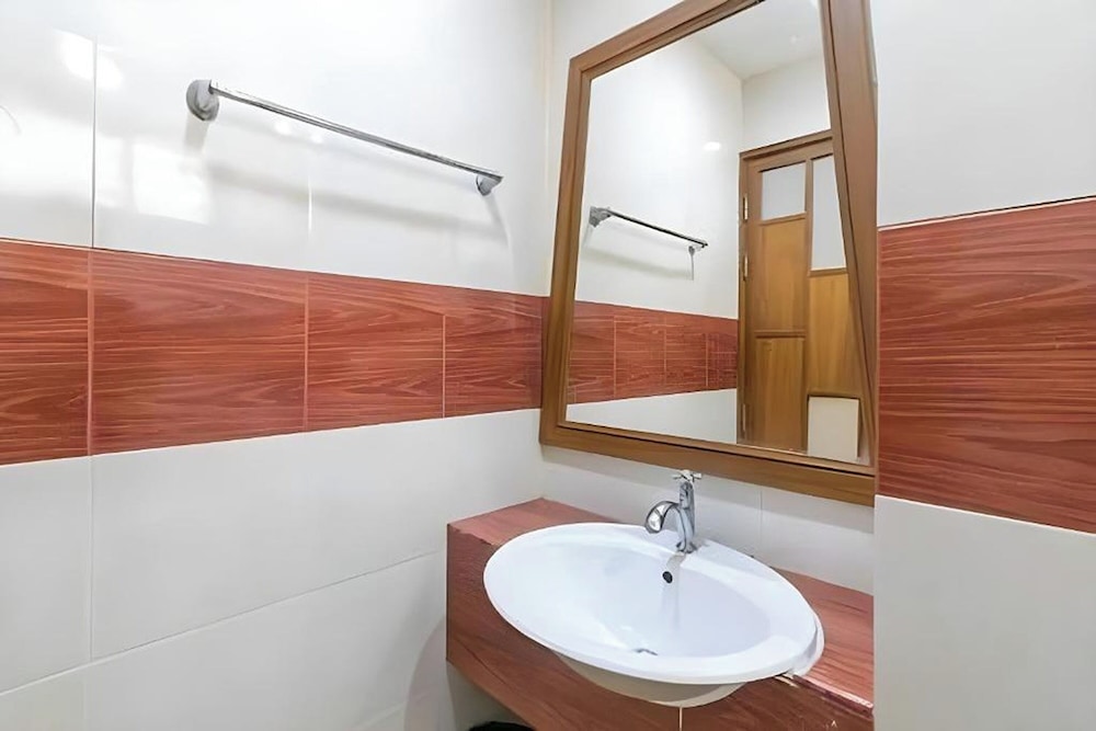 Lotus Hotel Patong 56/59