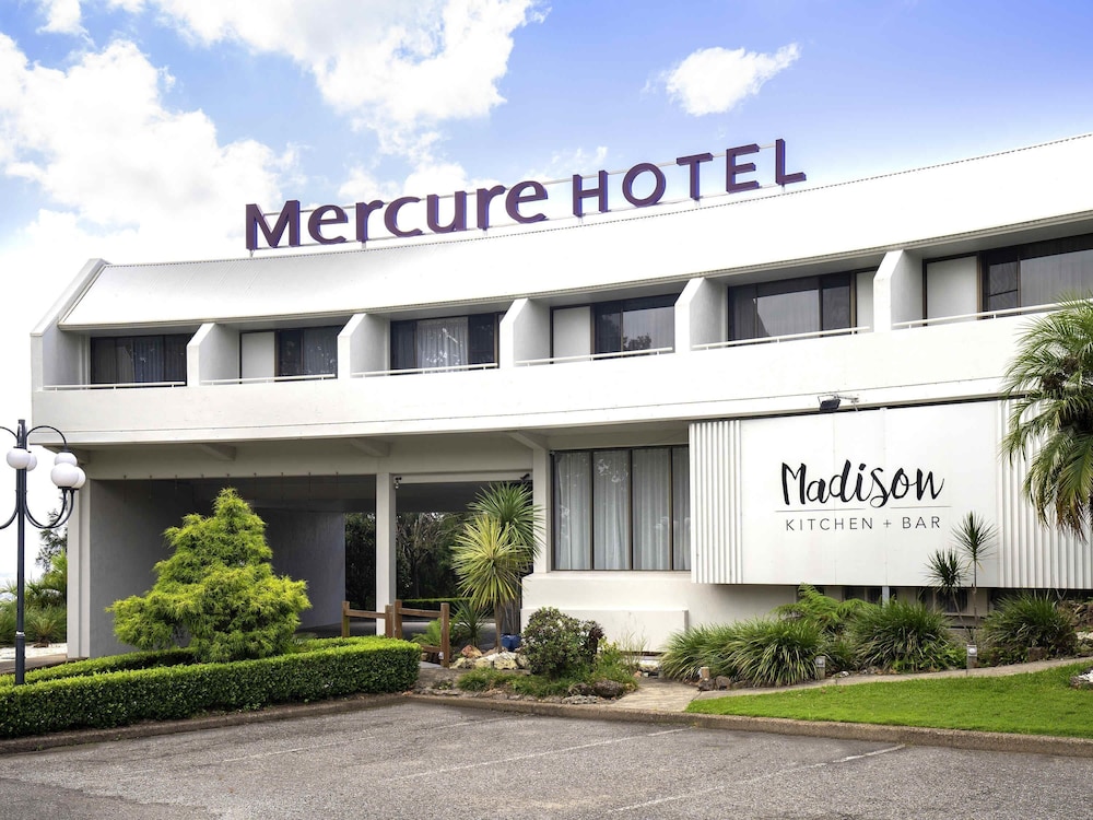 MERCURE CHARLESTOWN 3/50