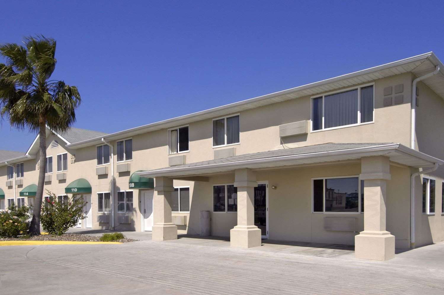 Hotel Aransas Pass, TX 1/4