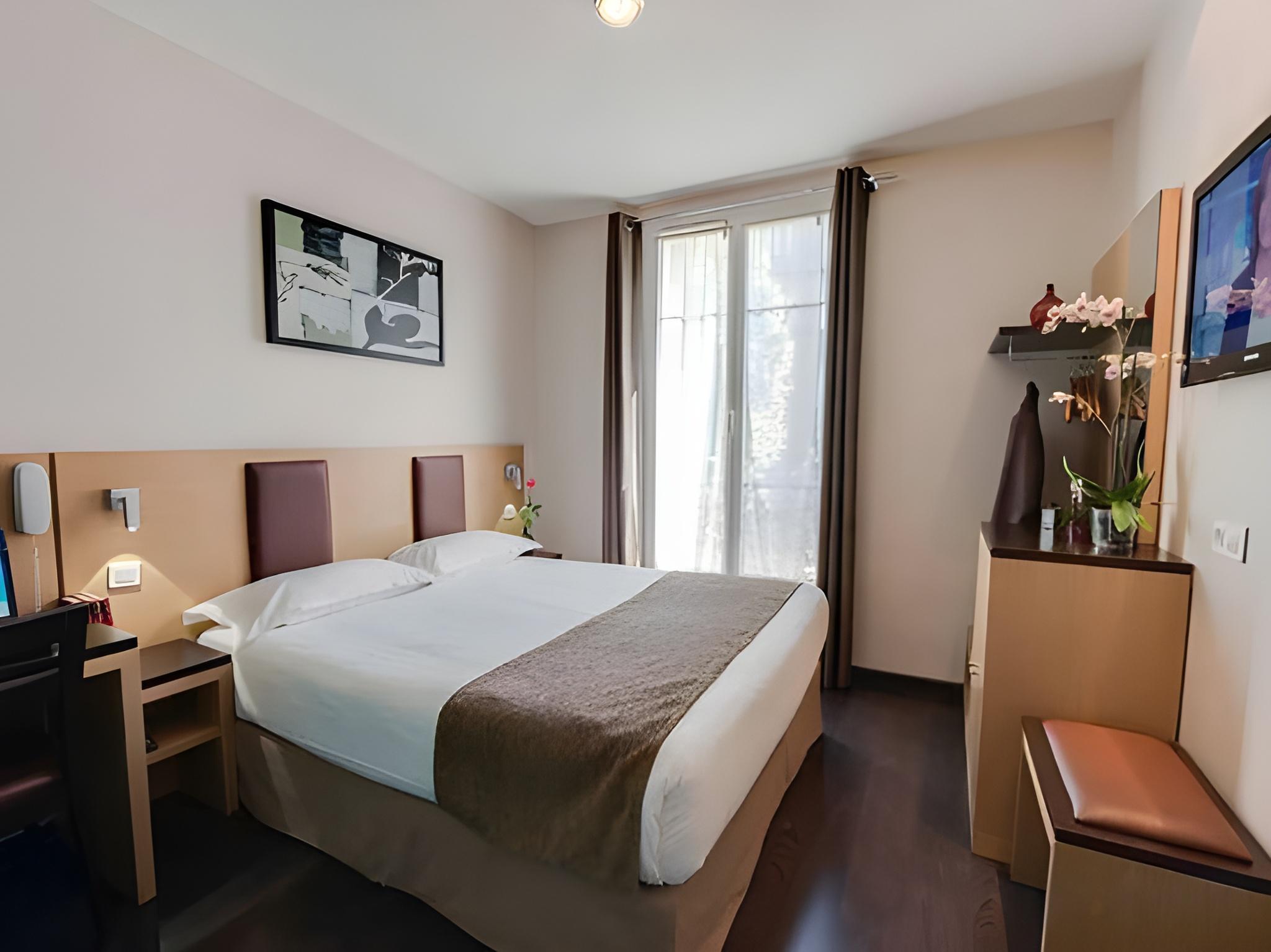 2 ROOMS, FAMILY, SUITE
